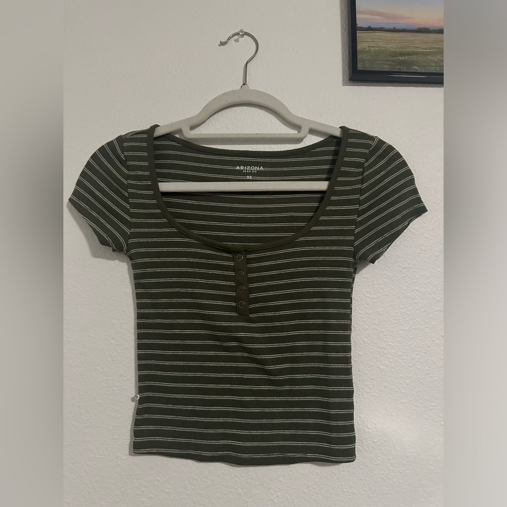 Green and white short sleeve top